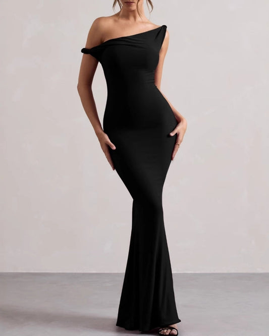 Langes figurbetontes One-Shoulder-Kleid