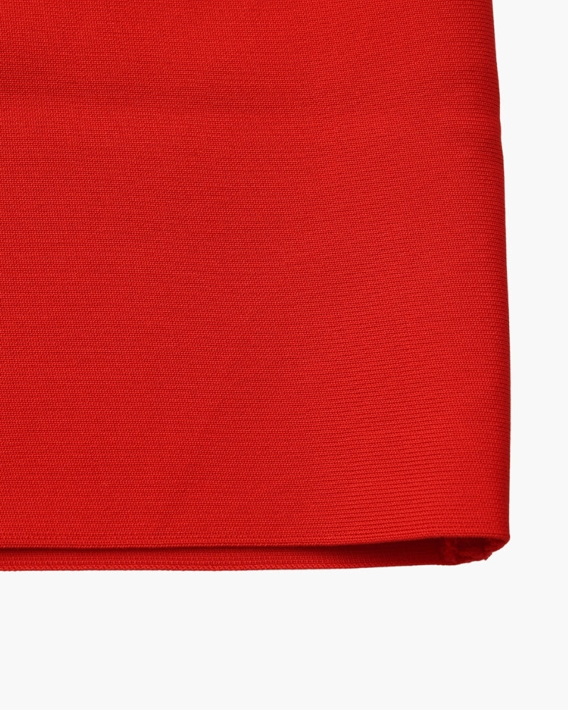 Schmal geschnittenes Neckholder-Maxikleid