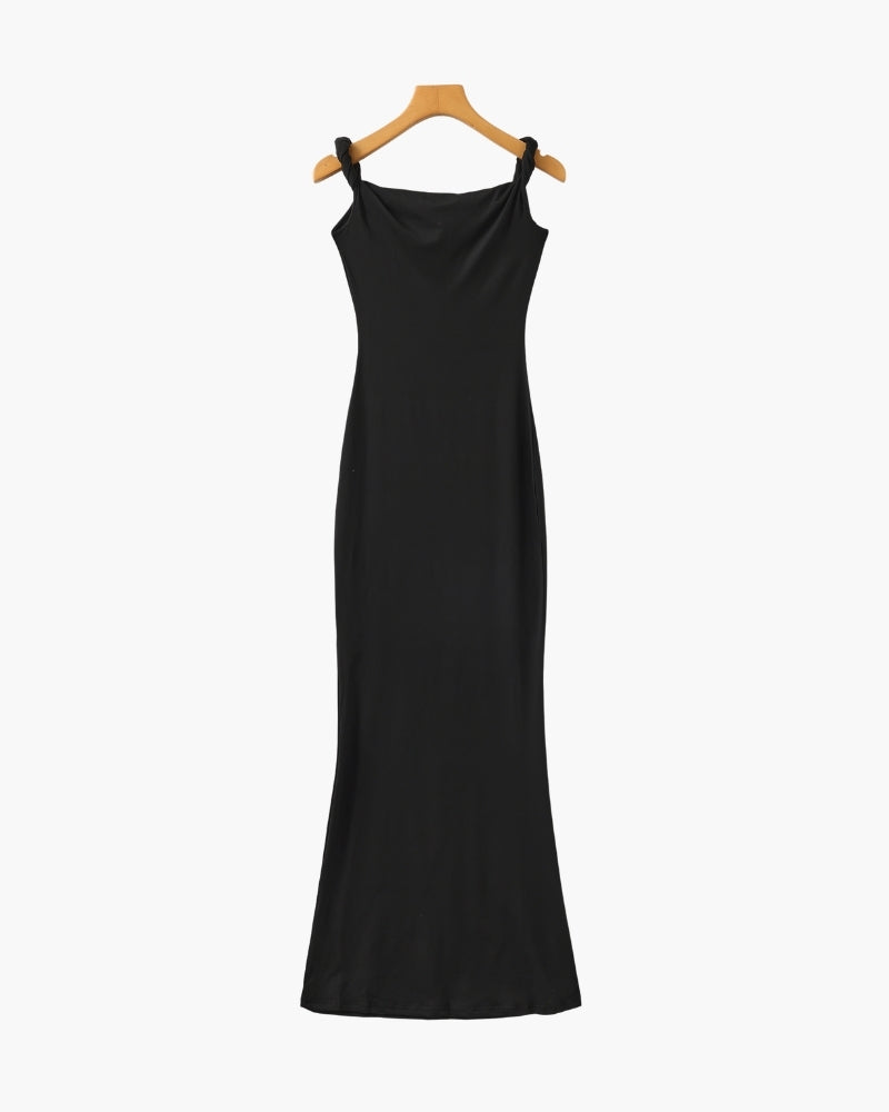 Langes figurbetontes One-Shoulder-Kleid