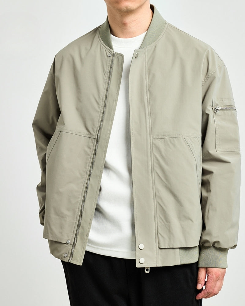 Minimalist Bomber Jacke